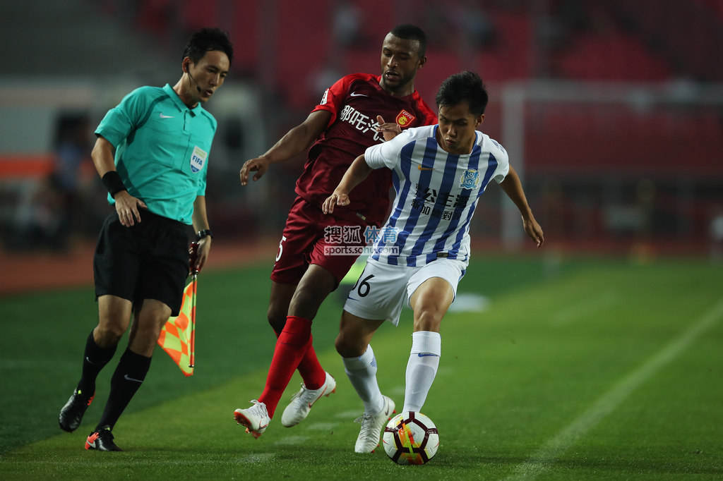 包含富力队备战对阵华夏幸福，士气高涨的词条