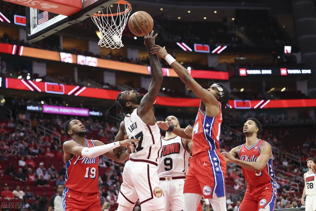 塔图姆险胜格林，连续三场30+关键表现点燃全场！的简单介绍